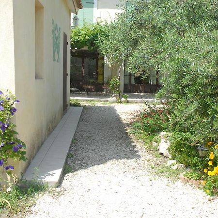 Gite Du Mas Des Oliviers Mezoargues Ngoại thất bức ảnh